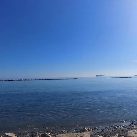 Lordos Seafront דירה לימסול